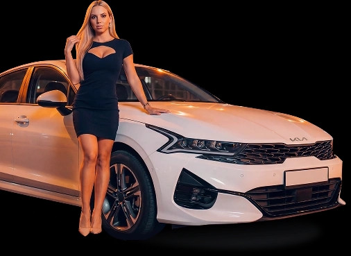 Девушка с машиной